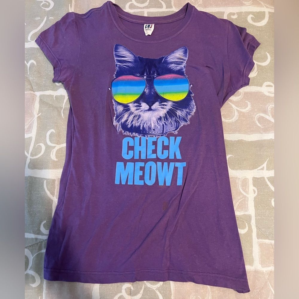 Check Meowt shirt